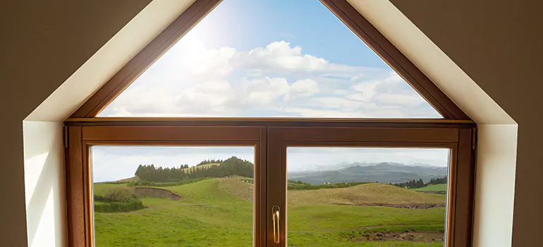 Trapezoid Window Maintenance in Saratoga, CA